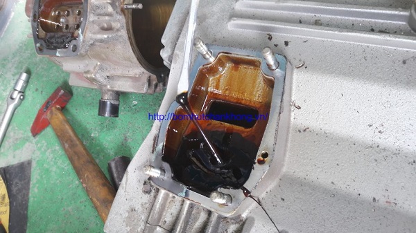 cach sua bom hut chan khong vong dau bi tac duong ong dan dau