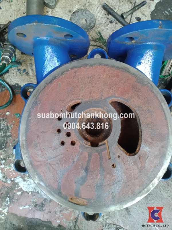 Mặt bích bơm chân không vòng nước bị mòn