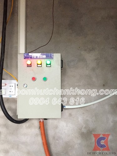 ban dieu khien he thong bom chan khong vong nuoc tai ga ha noi