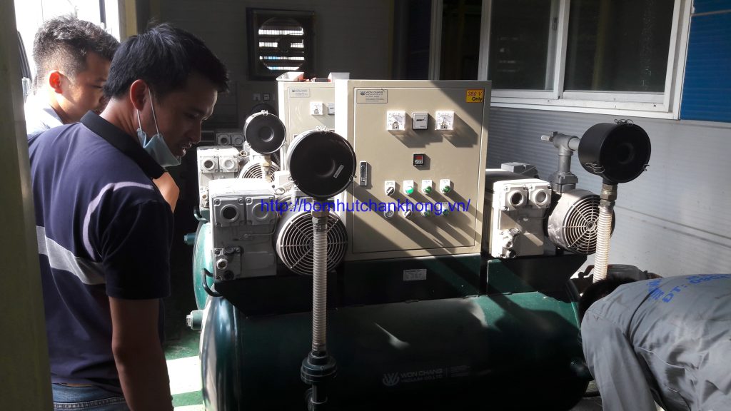 NHIỆT ĐỘ ẢNH HƯỞNG ĐẾN BƠM HÚT CHÂN KHÔNG VÒNG DẦU
