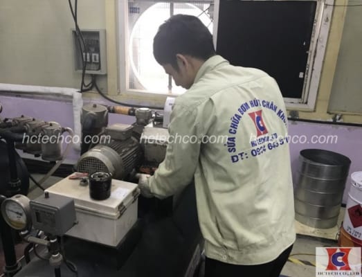 sua bom chan khong vong dau bi tut ap suat chan khong