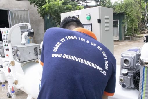 ky thuat vien cua hctech la nhung nguoi co chuyen mon va tay nghe