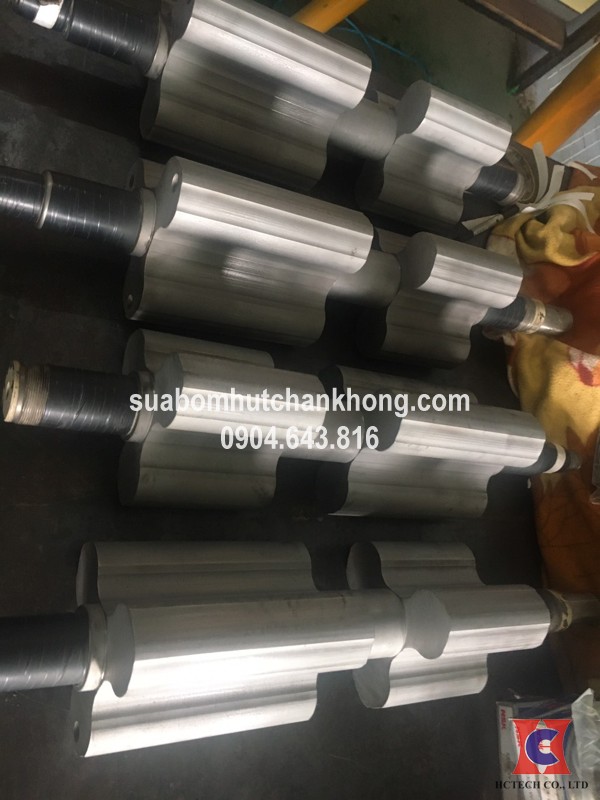sua chua bom hut chan khong truc vit cho cong ty parker processin viet nam