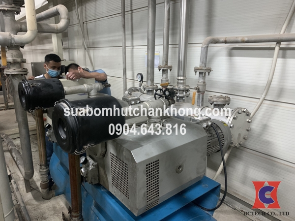 Kỹ thuật HCTECH kiểm tra bơm tại nhà máy