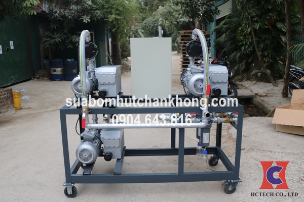 Mặt sau của hệ thống bơm hút chân không