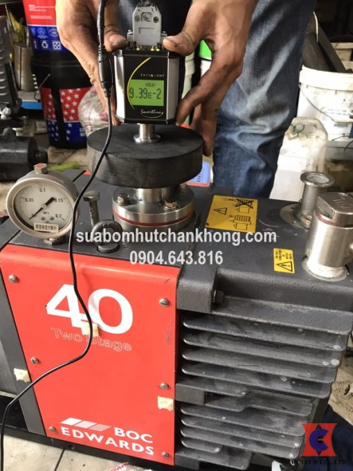 Kiểm tra áp suất chân không cho bơm Edwards