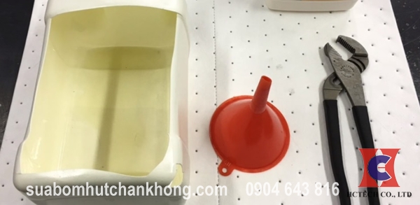 Một số dụng cụ cần thiết cho thay dầu