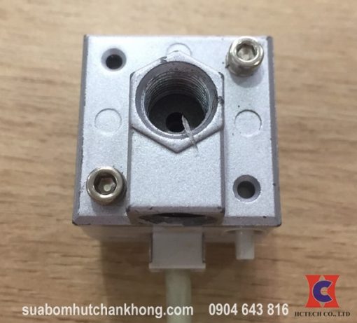Mặt sau của đồng hồ đo áp suất điện tử