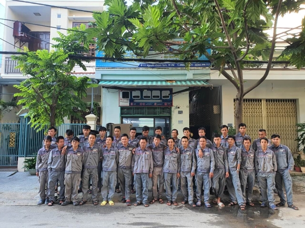 Đội kỹ thuật của điện nước Khánh Trung