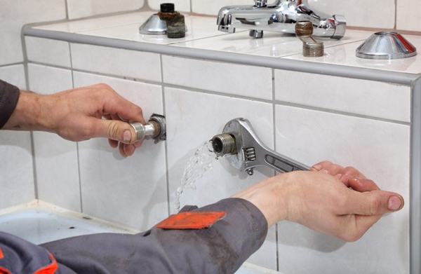 Điện nước Nam Kỳ thực hiện sửa điện nước cho khách hàng