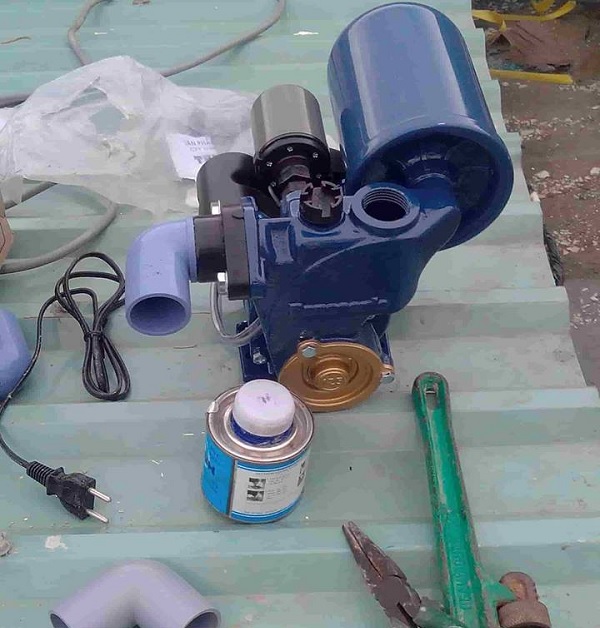 Sửa bơm tăng áp tại nhà nếu có kiến thức điện nước