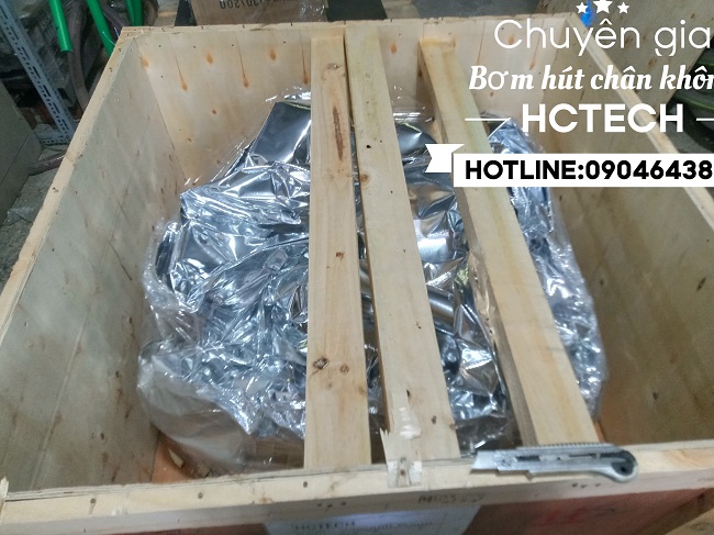 Bơm được đóng gói cẩn thận bằng thùng gỗ
