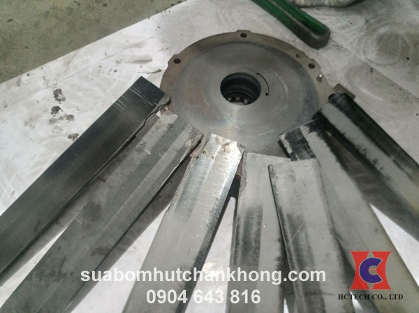 Thay thế cánh gạt của máy bơm chân không Becker