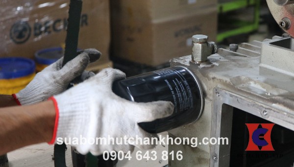 Lắp lọc dầu chân không mới cho bơm