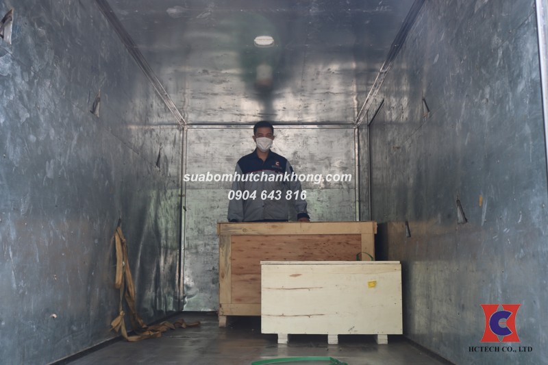 Lô hàng được vận chuyển từ xe 