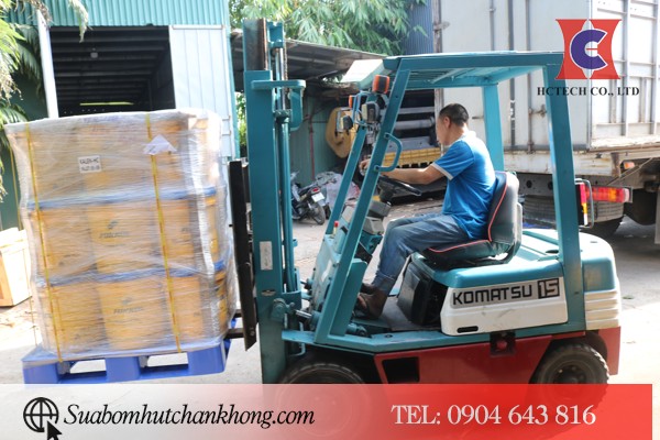 Vận chuyển hàng bằng xe nâng