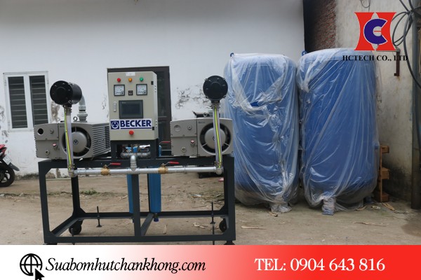 Hệ thống bao gồm bơm, bình tích và tủ điều khiển