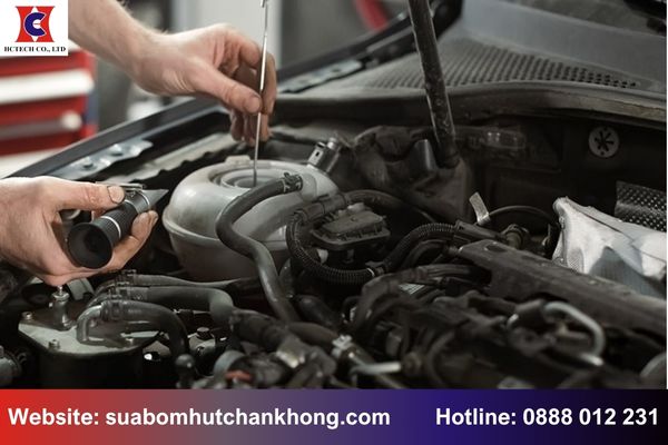 Tại sao bơm chân không trên ô tô bị yếu? 5 dấu hiệu nhận biết sớm